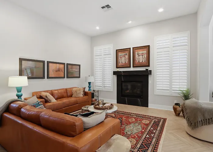 Casa Aviano * Phoenix